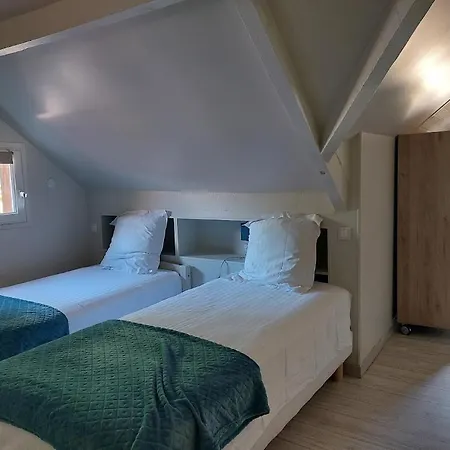 Bed & Breakfast Le Moulin Du Porteil 3*