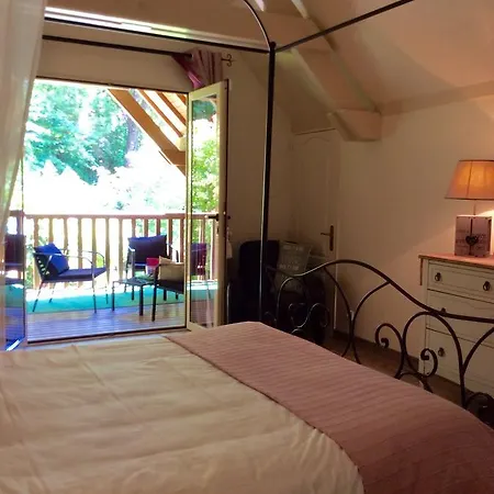 Bed & Breakfast Le Moulin Du Porteil 3*